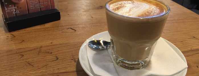 Costa Coffee is one of Foursquare specials | Polska - cz.2.