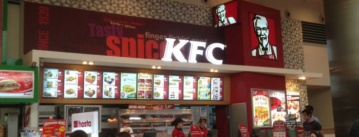 KFC is one of Locais curtidos por Onur.