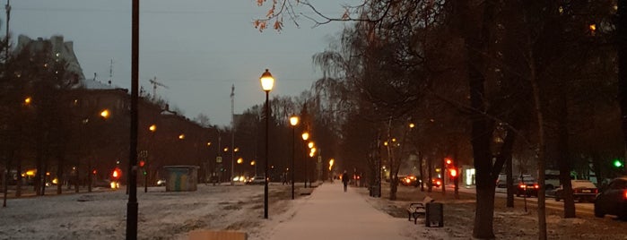 Сквер на винокурова is one of парки москвы.