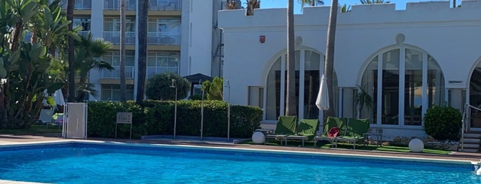 Meliá Marbella Banús is one of Hoteles.