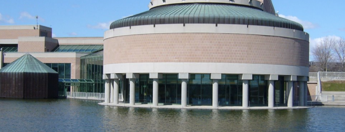 Markham Civic Centre is one of Chyrellさんのお気に入りスポット.