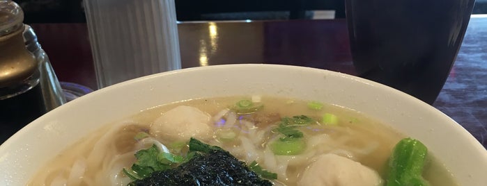 Ho Garden Chinese Restaurant 半島餐廳 is one of Toronto Trip 2018.
