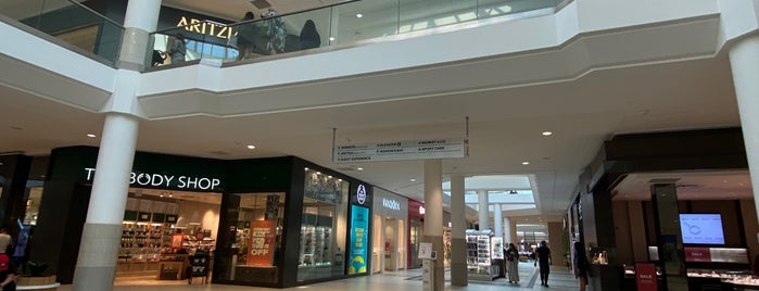 Upper Canada Mall is one of Lugares guardados de Deborah Lynn.