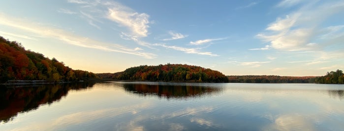 Lac Meech Lake is one of Locais salvos de Kimmie.