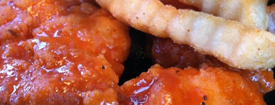 Zaxby's Chicken Fingers & Buffalo Wings is one of Lieux qui ont plu à Vasha.