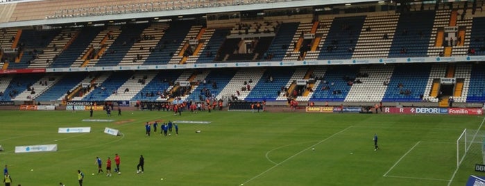 Estadio de Riazor is one of Salud y Deporte.