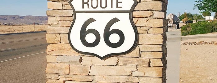 Historic Route 66 is one of Tempat yang Disukai Julie.