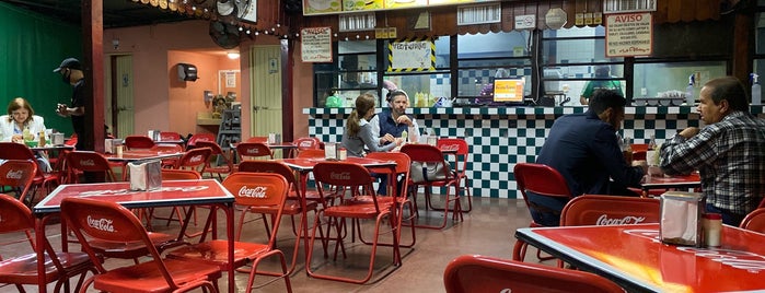 Tacos La Chueca is one of Antojos.