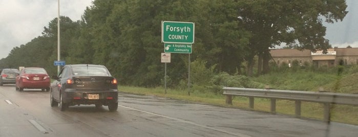 Forsyth / Fulton County border is one of Atlanta area highways and crossings.