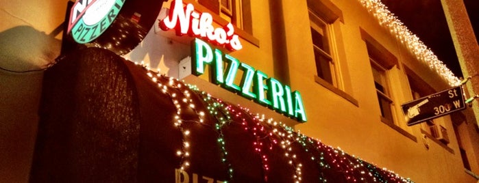 Niko's Pizzeria is one of สถานที่ที่บันทึกไว้ของ Nick.