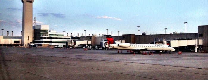 Cleveland Hopkins International Airport (CLE) is one of Lieux qui ont plu à Danyel.