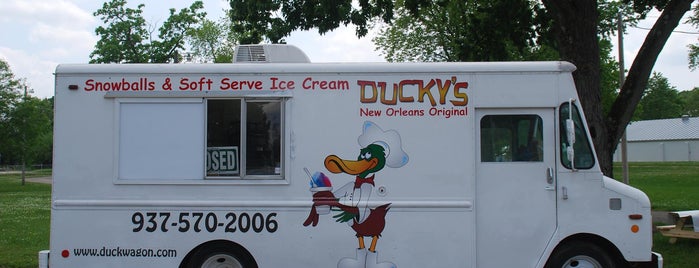Ducky's Snowballs & Ice Cream is one of Orte, die Pete gefallen.