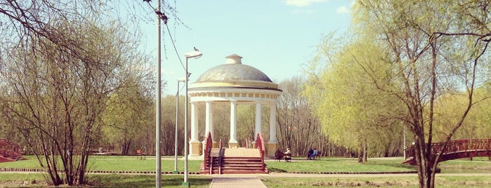 Усадьба Свиблово is one of Музеи и парки Москвы / Moscow Parks and Museums.