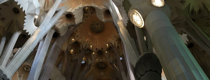 Basílica de la Sagrada Família is one of Posti che sono piaciuti a Jeremy.