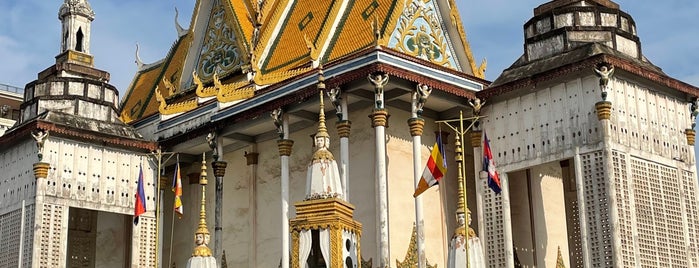 Wat Tuol Tom Pong is one of Phnom Penh, Cambodia.