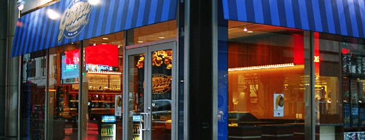 Garrett Popcorn Shops - New York is one of Garrett Popcorn Shops.