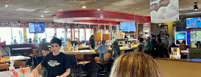 Applebee's Grill + Bar is one of restaurant.