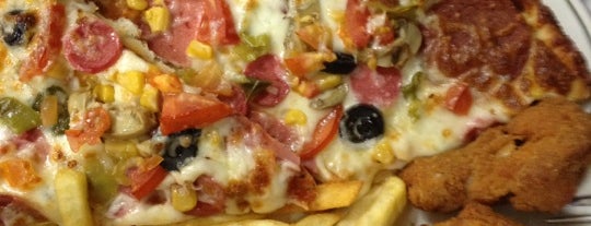 Pizza Pizza is one of Posti che sono piaciuti a Bego.
