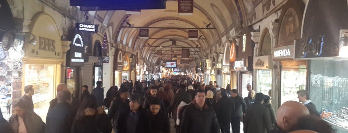 Grand bazar is one of Lieux qui ont plu à Mehmet.