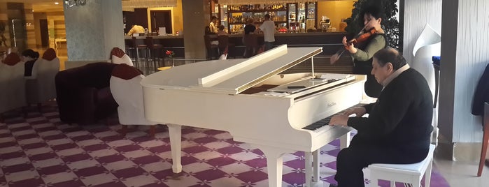 Alva Donna piyano resitali is one of Tempat yang Disukai Mehmet.