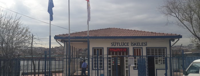 Sütlüce İskelesi is one of Tempat yang Disukai Mehmet.