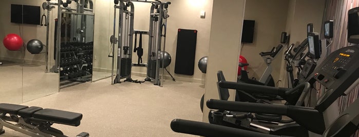 Delta Hotel Gym is one of Chris’s Liked Places.