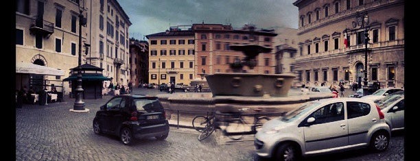 Piazza Farnese is one of Roma.