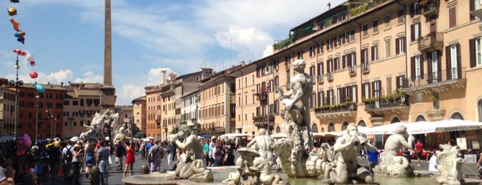 Piazza Navona is one of Tempat yang Disukai Ramina.
