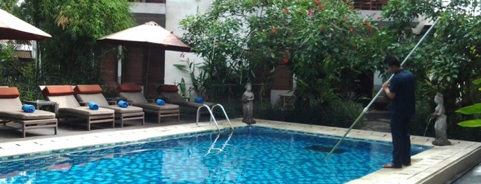 Pondok Sari Hotel is one of варианты жилья.