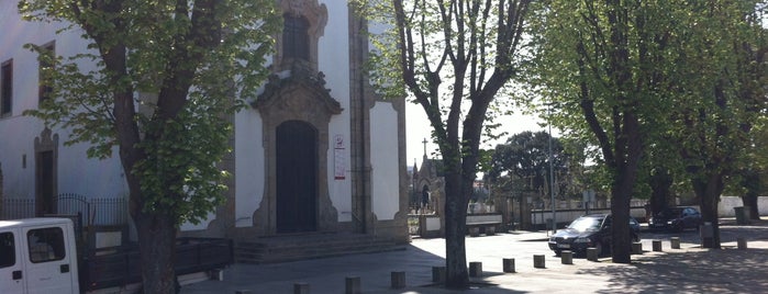 Igreja de Santa Cruz do Bispo is one of places.