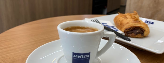 Lavazza is one of Lugares favoritos de Moni.