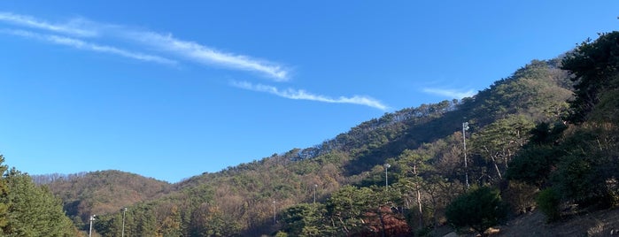 Sky Valley Country Club is one of EunKyu'nun Beğendiği Mekanlar.