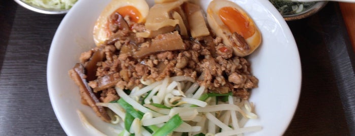 味満餃子 is one of 新橋の冷やし中華.