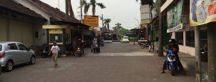 Pasar Gamping is one of The Adventure.