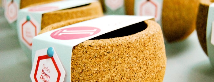 Corchetes® made of cork is one of BA.