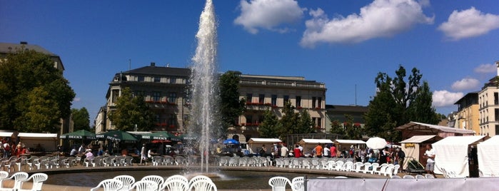 Luisenplatz is one of Locais curtidos por King.