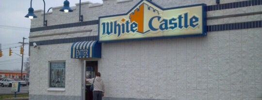 White Castle is one of Tempat yang Disukai Chuck.