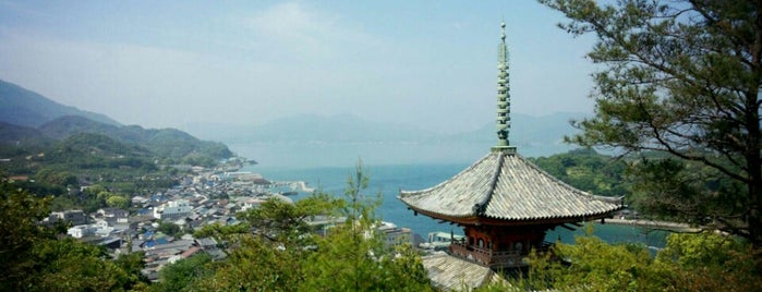 三重塔 / Three-storied Pagoda in Japan