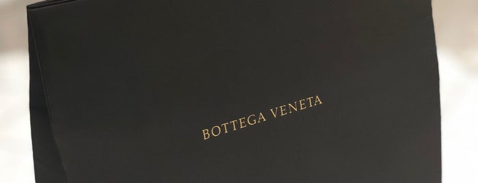 Bottega Veneta is one of Lieux qui ont plu à Pietro.