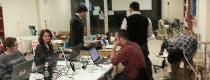 Istanbul Hackerspace is one of byberketurkmen 님이 좋아한 장소.