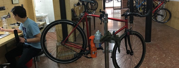 deviant bikes is one of Jakub : понравившиеся места.