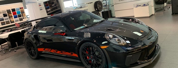 Gaudin Porsche of Las Vegas is one of Lugares favoritos de Rich.