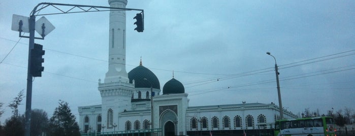 Ko'kcha Masjidi is one of สถานที่ที่ Anna ถูกใจ.
