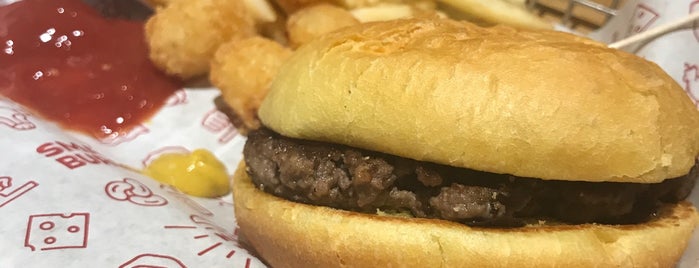 Smashburger is one of Lugares favoritos de Alexander.