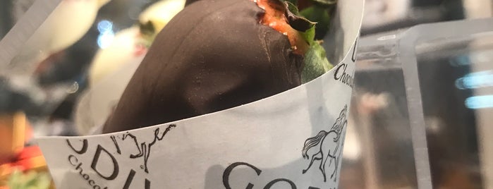 Godiva Chocolatier is one of Envy'in Beğendiği Mekanlar.