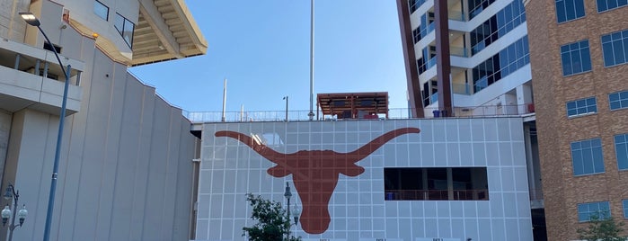 Darrell K Royal-Texas Memorial Stadium is one of Places to See and Visit on the Race Route.