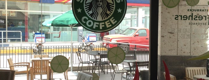 Starbucks is one of Tempat yang Disukai Prett.