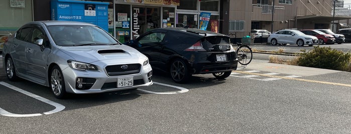 FamilyMart is one of 兵庫県阪神地方北部のコンビニエンスストア.