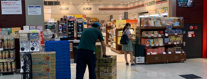 セブンイレブン アントレマルシェ姫路店 is one of 14コンビニ (Convenience Store) Ver.14.