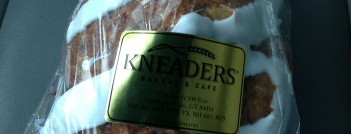 Kneaders Bakery & Cafe is one of Locais curtidos por Eve.